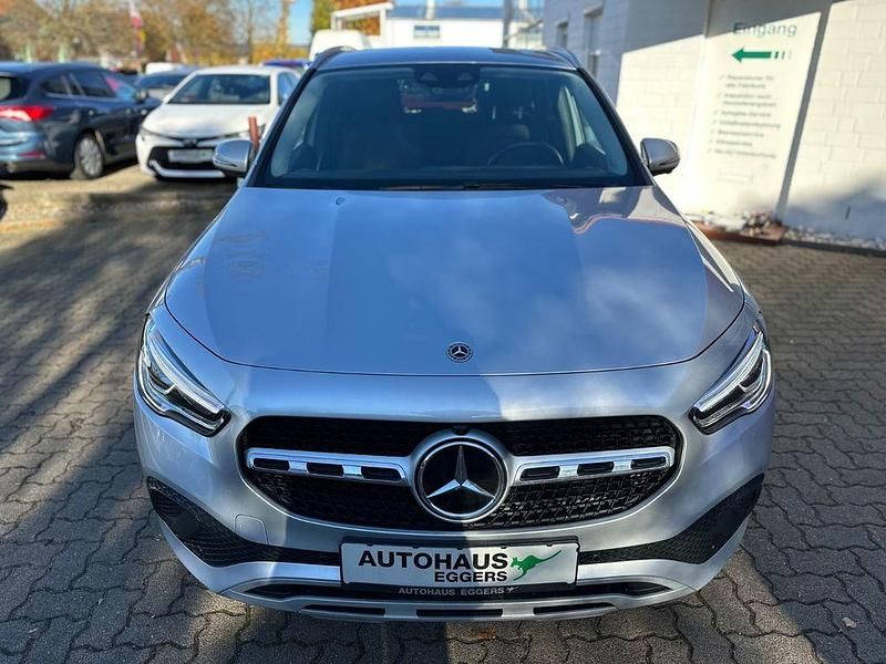 Gebraucht Mercedes GLA200 163 PS (119 kW) 2020 Silber SUV