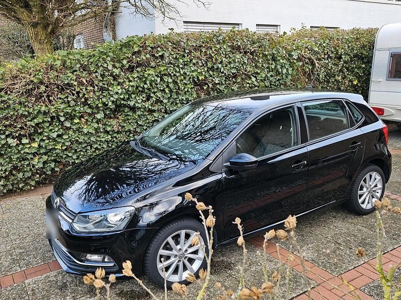 Gebraucht VW Polo Highline 90 PS (66 kW) 2015 Schwarz Kleinwagen