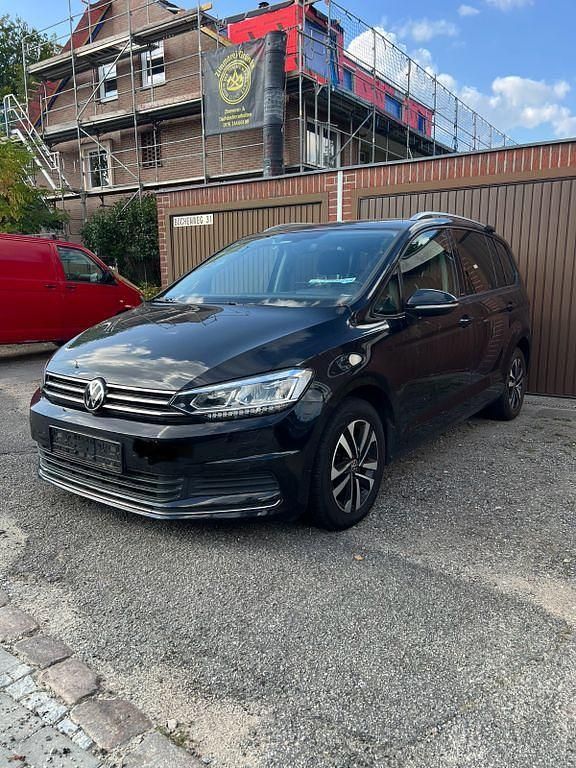 Schwarz Gebraucht 2021 VW Touran United Van / Kleinbus | 14.900 € (Superpreis) - Bild 1/4