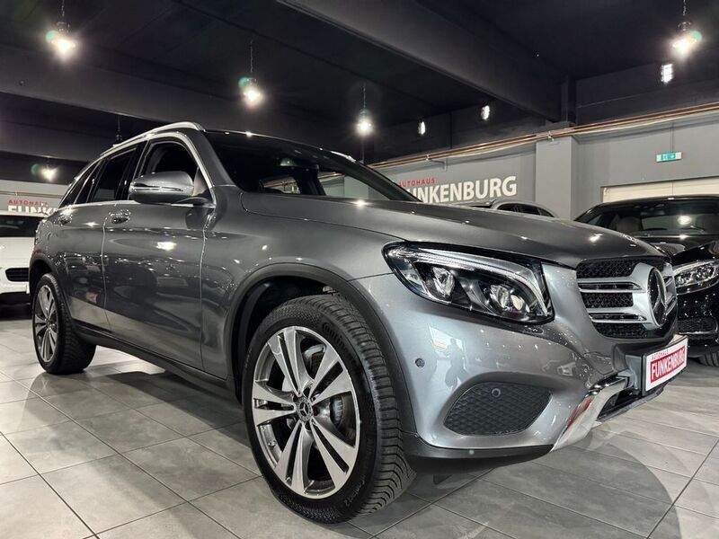 Selenitgrau Gebraucht 2018 Mercedes GLC350 SUV | 32.900 € (Guter Preis) - Bild 1/4