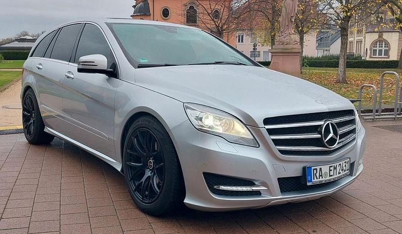 Gebraucht Mercedes R320 230 PS (169 kW) 2011 Silber Van / Kleinbus