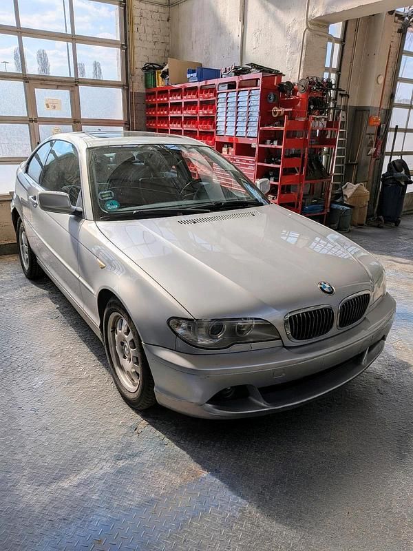 Gebraucht BMW 320 170 PS (125 kW) 2005 Silber Coupé