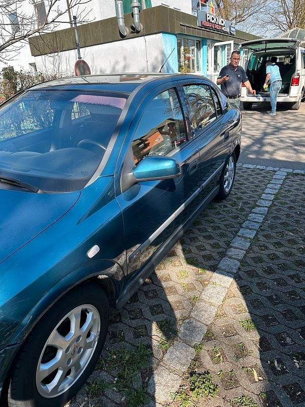 Usata Opel Astra 100 CV (73 kW) 2001 Verde Berlina