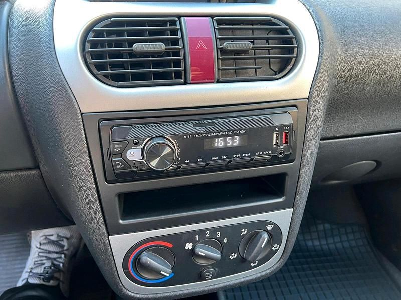 Gebraucht Opel Corsa 58 PS (42 kW) 2003 Silber Kleinwagen