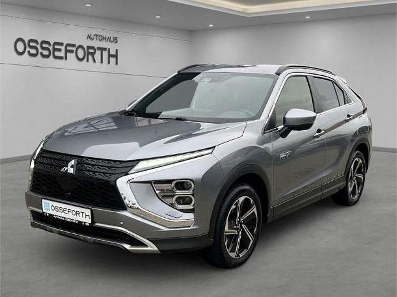 M) (grau Gebraucht 2021 Mitsubishi Eclipse Cross Edition SUV | 20.890 € (Etwas zu teuer) - Bild 1/4