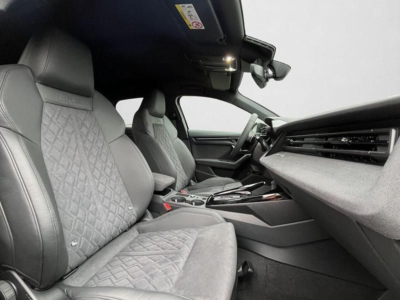 Gebraucht Audi RS3 Sportback Advanced 400 PS (294 kW) 2025 Mythosschwarz metallic (metallic) Kleinwagen