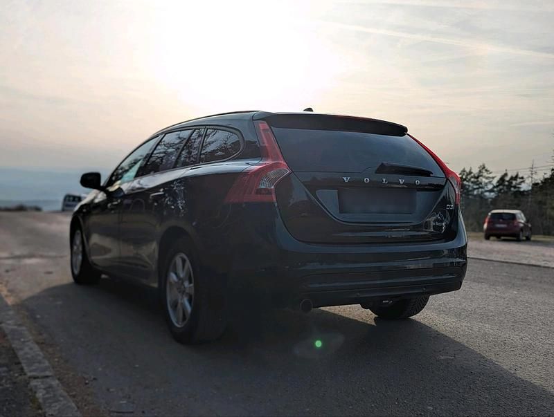 Gebraucht Volvo V60 136 PS (100 kW) 2014 Schwarz Kombi