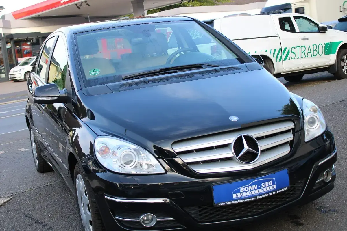 Gebraucht Mercedes B200 136 PS (100 kW) 2010 Schwarz Van / Kleinbus