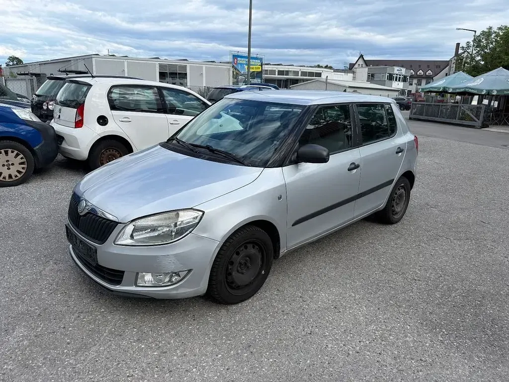 Gebraucht Skoda Fabia 60 PS (44 kW) 2010 Grau Limousine