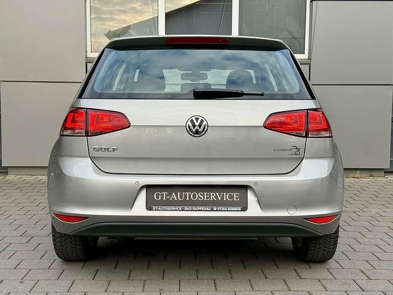 Gebraucht VW Golf VII Comfortline 86 PS (63 kW) 2013 Tungsten silver metallic Kleinwagen
