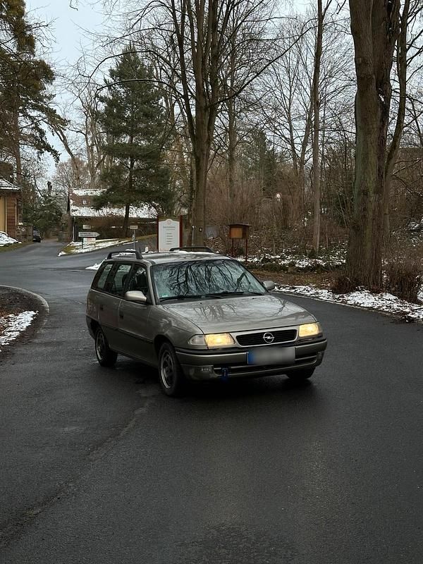 Second-hand Opel Astra 75 CP (55 kW) 1996 Break