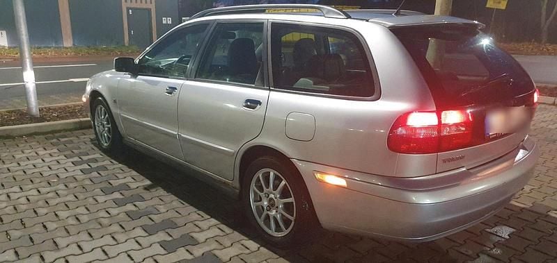 Gebraucht Volvo V40 115 PS (84 kW) 2003 Silber Kombi