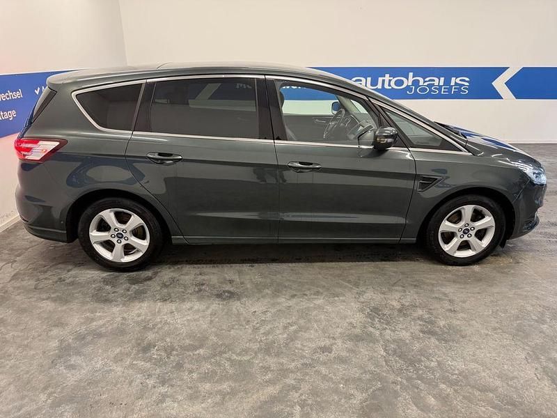 Gebraucht Ford S-MAX Titanium 150 PS (110 kW) 2016 Grau Van / Kleinbus