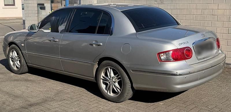 Gebraucht Kia Opirus 203 PS (149 kW) 2006 Silber Limousine