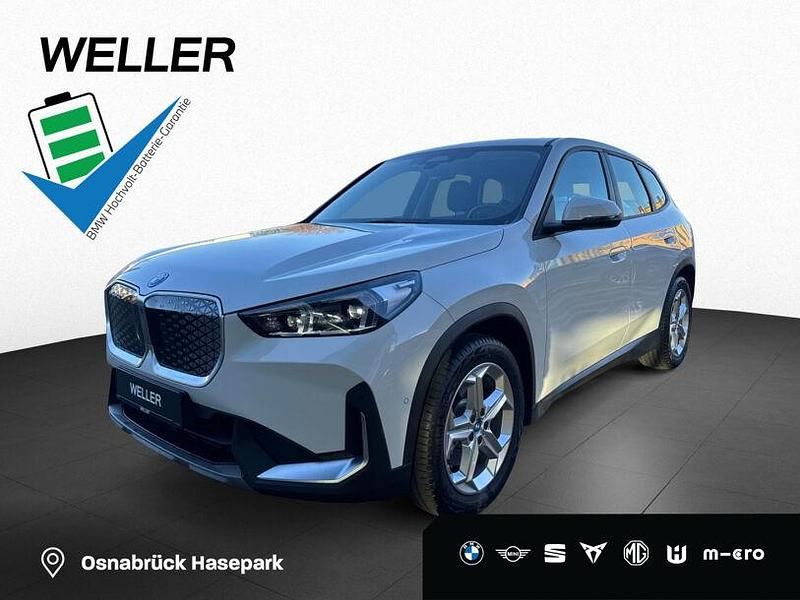 Alpinweiss (weiß) Gebraucht 2023 BMW iX1 Performance SUV | 34.333 € (Superpreis) - Bild 1/3