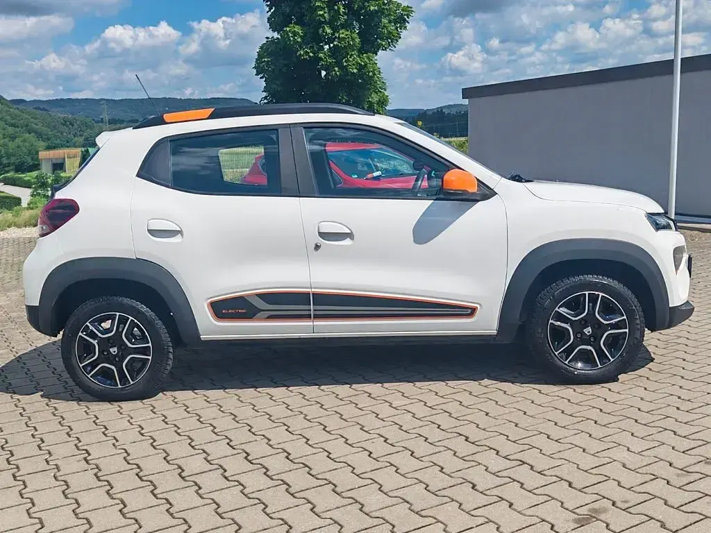 Gebraucht Dacia Spring Comfort Plus 33 kW (45 PS) 2021 Weiß Kleinwagen