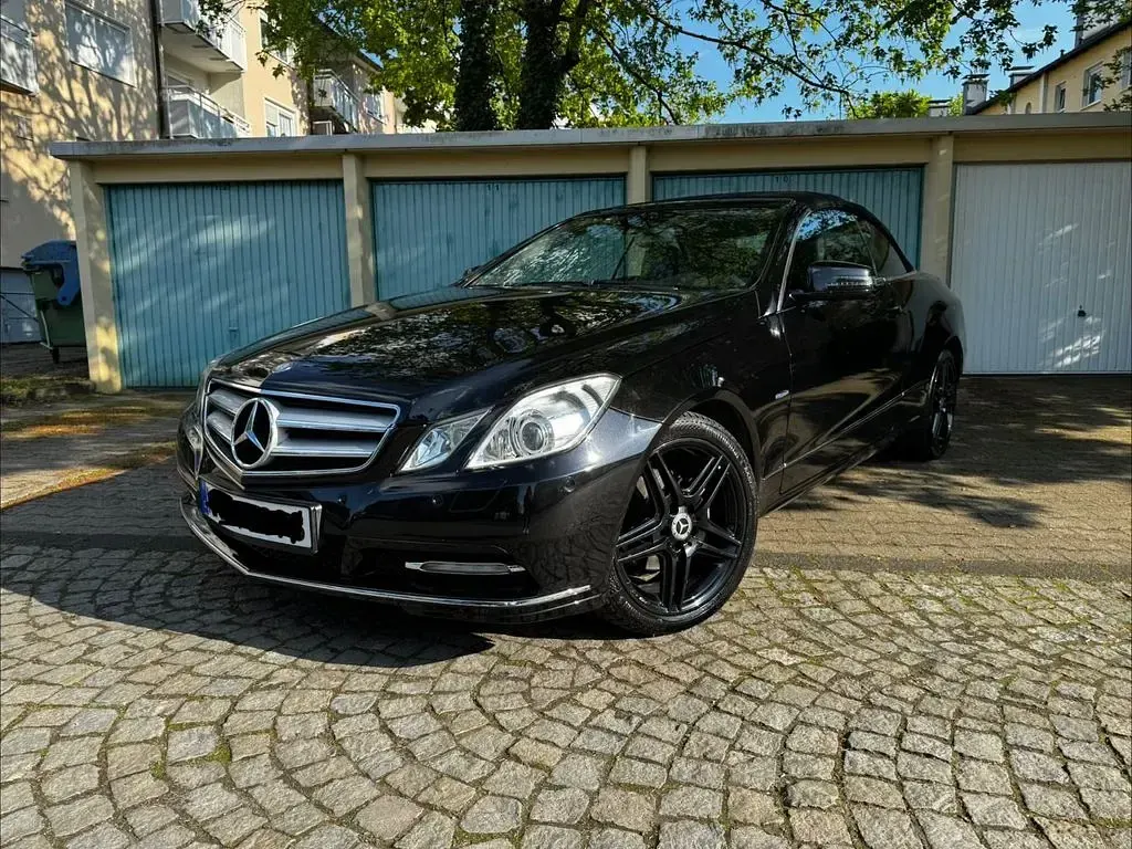 Gebraucht Mercedes E220 170 PS (125 kW) 2012 Schwarz Cabrio