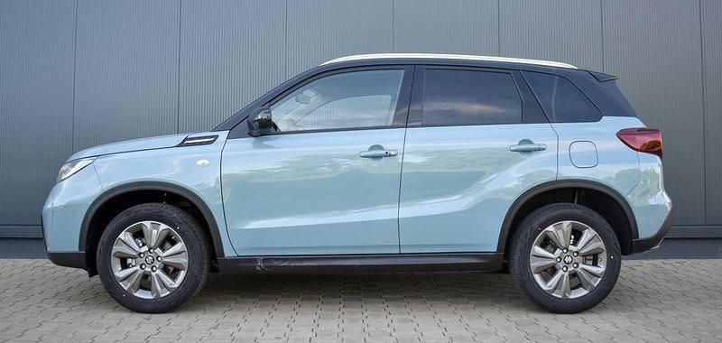 Neu Suzuki Vitara Comfort 109 PS (80 kW) 2026 Ice grayish blue / cosmic blac SUV
