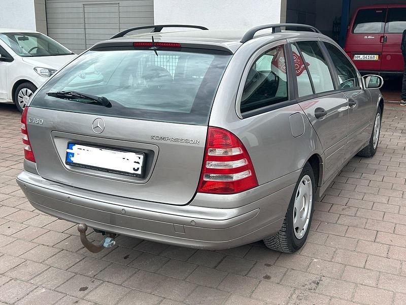 Gebraucht Mercedes C180 143 PS (105 kW) 2007 Grau Kombi