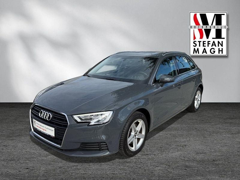 Grau Gebraucht 2020 Audi A3 Sportback Kombi | 19.990 € (Fairer Preis) - Bild 1/4