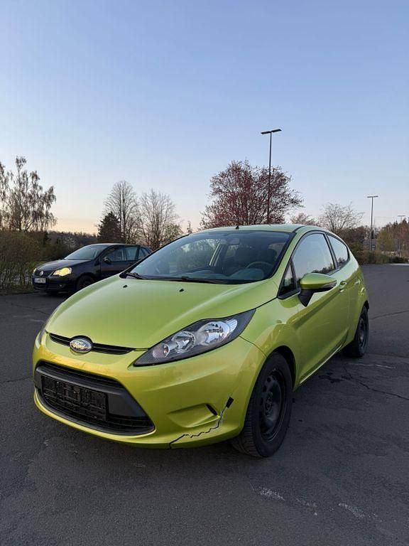 Gebraucht Ford Fiesta Trend 60 PS (44 kW) 2010 Grün Kleinwagen