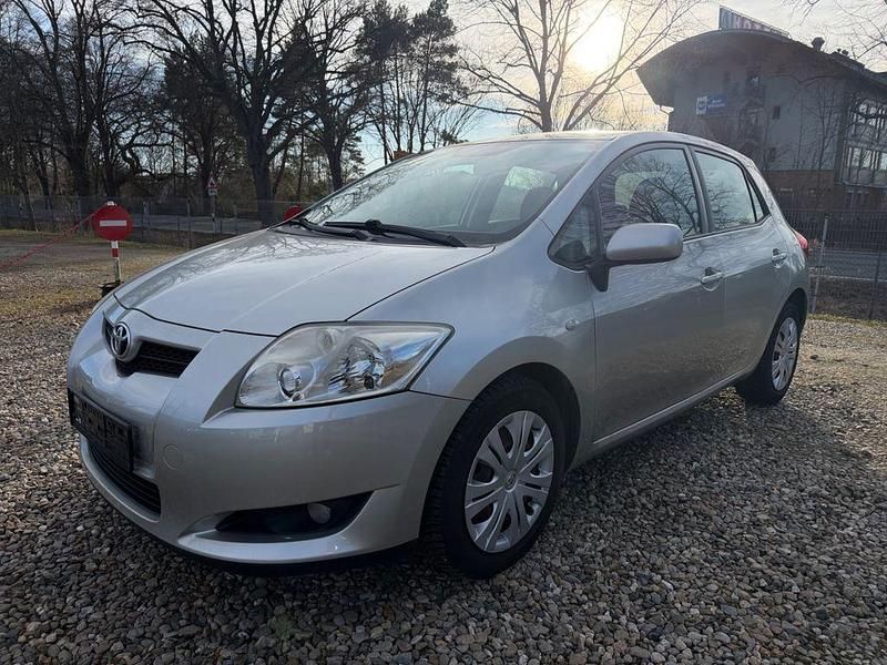 Gebraucht Toyota Auris 124 PS (91 kW) 2009 Silber Kleinwagen