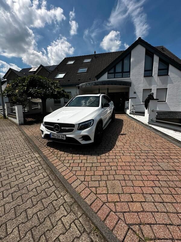 Weiß Gebraucht 2018 Mercedes GLC250 AMG Coupé | 30.000 € (Guter Preis) - Bild 1/4