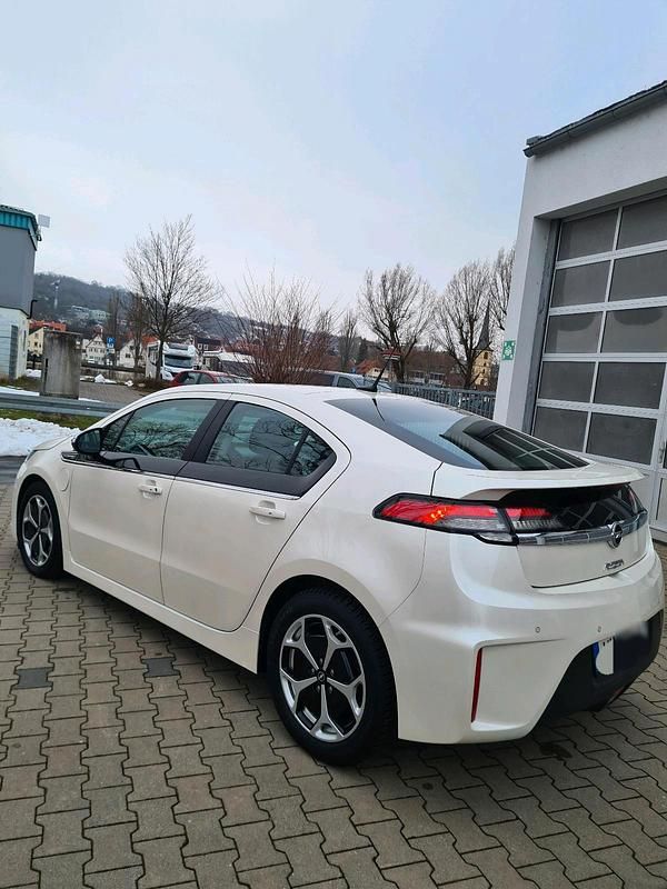 Second-hand Opel Ampera 150 CP (110 kW) 2012 Alb Hatchback