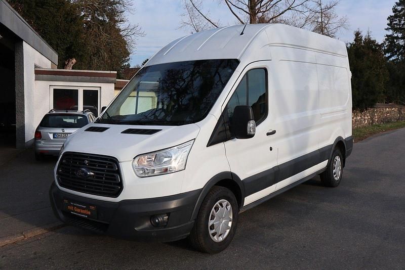 Second-hand Ford Transit 131 CP (96 kW) 2019 Alb Monovolum