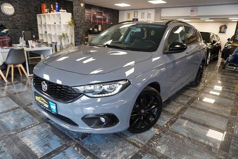 Gebraucht Fiat Tipo S 120 PS (88 kW) 2018 Grau Kleinwagen