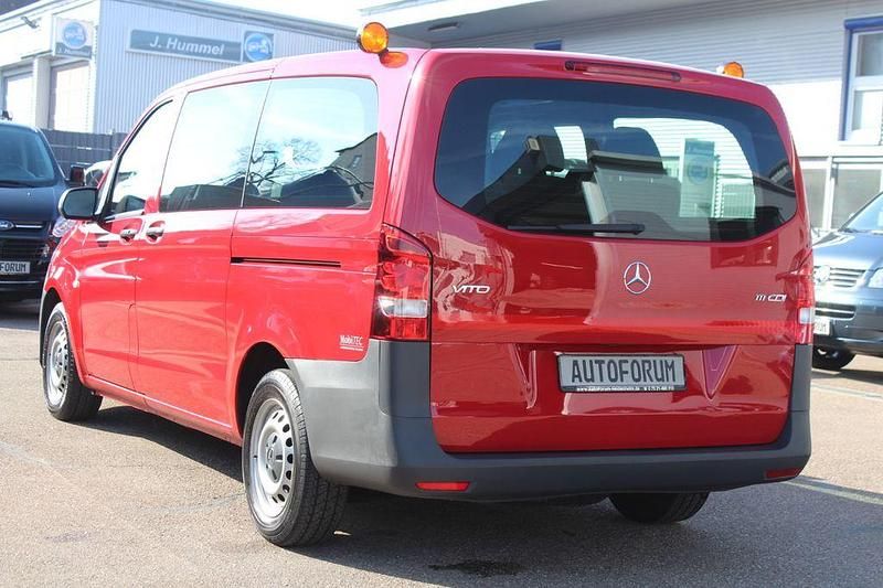 Gebraucht Mercedes Vito 114 PS (83 kW) 2016 Rot Van