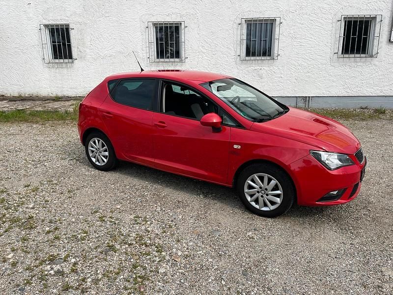 Rot Gebraucht 2015 Seat Ibiza Limousine | 3.000 € (Guter Preis) - Bild 1/4