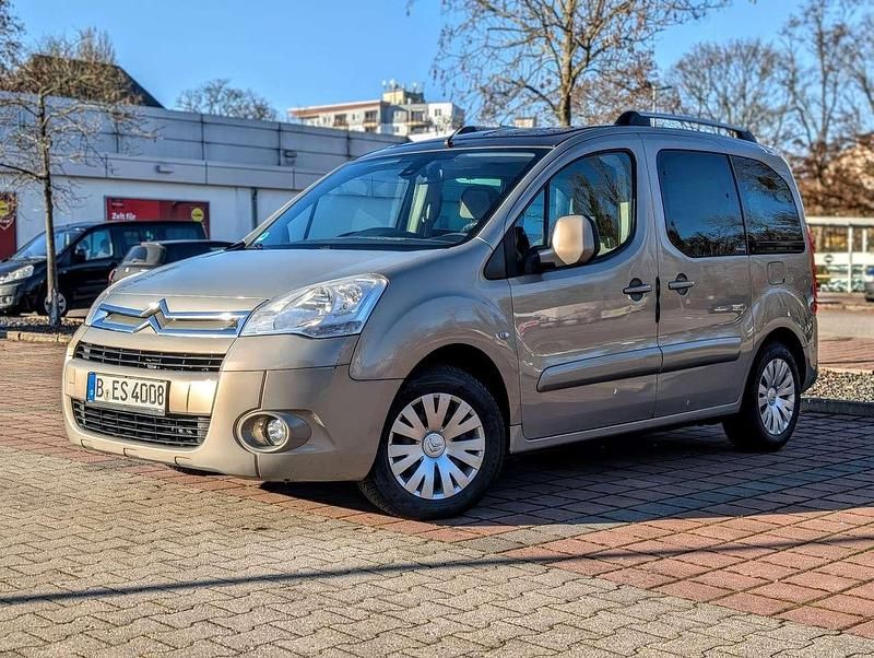 Beige Gebraucht 2011 Citroën Berlingo Van / Kleinbus | 6.195 € (Guter Preis) - Bild 1/4