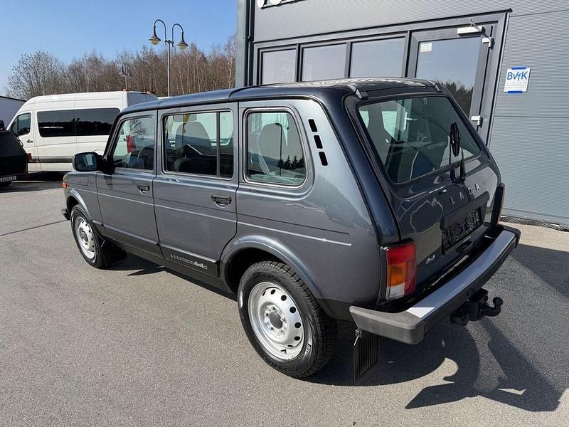 Gebraucht Lada Taiga 83 PS (61 kW) 2019 Grau SUV