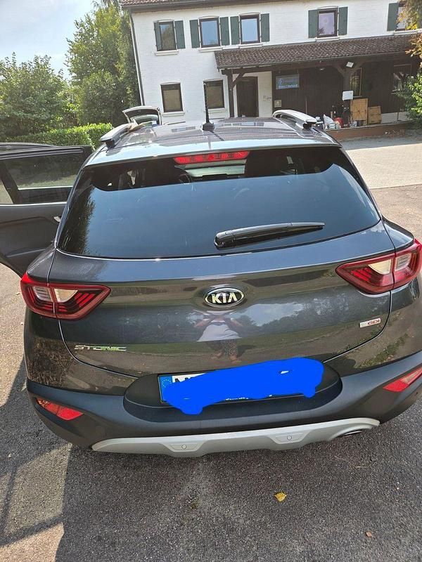 Braun Gebraucht 2017 Kia Stonic Platinum SUV | 13.350 € (Fairer Preis) - Bild 1/4