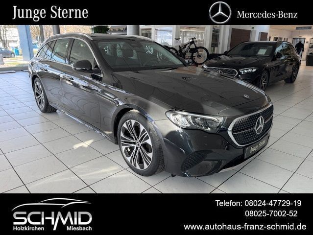 Grau Gebraucht 2023 Mercedes E220 Avantgarde Limousine | 49.650 € (Fairer Preis) - Bild 1/4