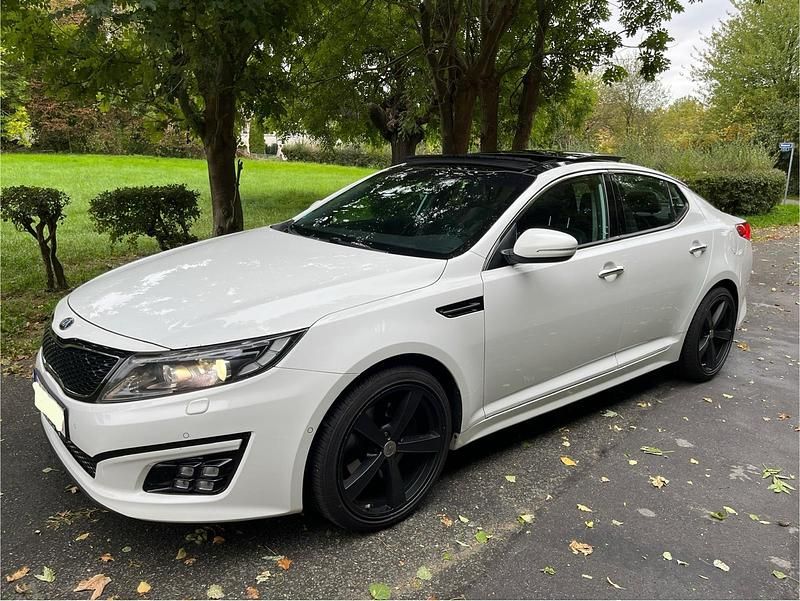 Weiß Gebraucht 2014 Kia Optima Limousine | 8.490 € (Fairer Preis) - Bild 1/4