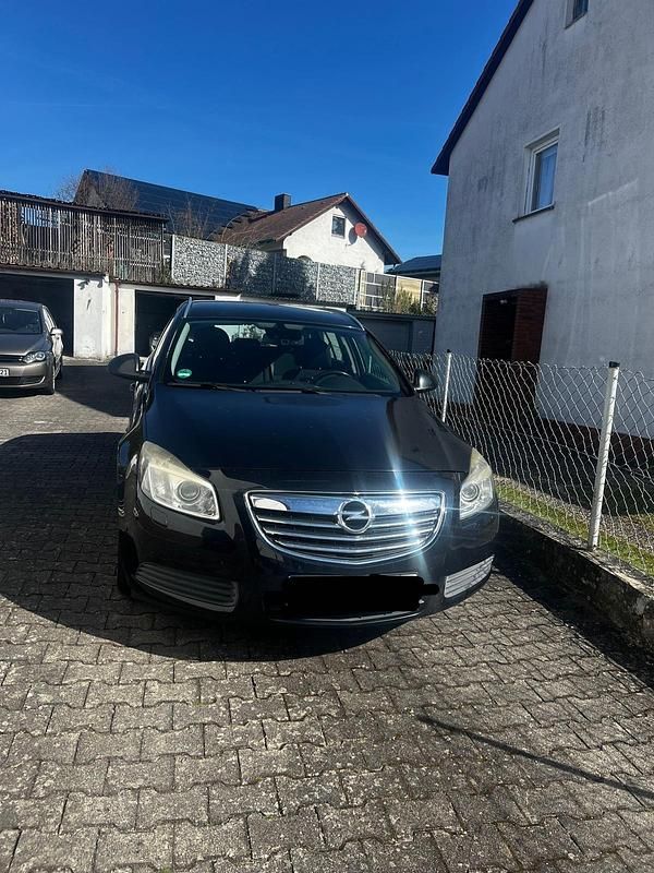 Gebraucht Opel Insignia 131 PS (96 kW) 2010 Schwarz Kombi