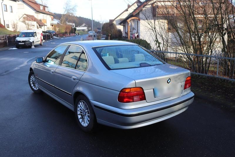 Gebraucht BMW 520 150 PS (110 kW) 1998 Silber Limousine