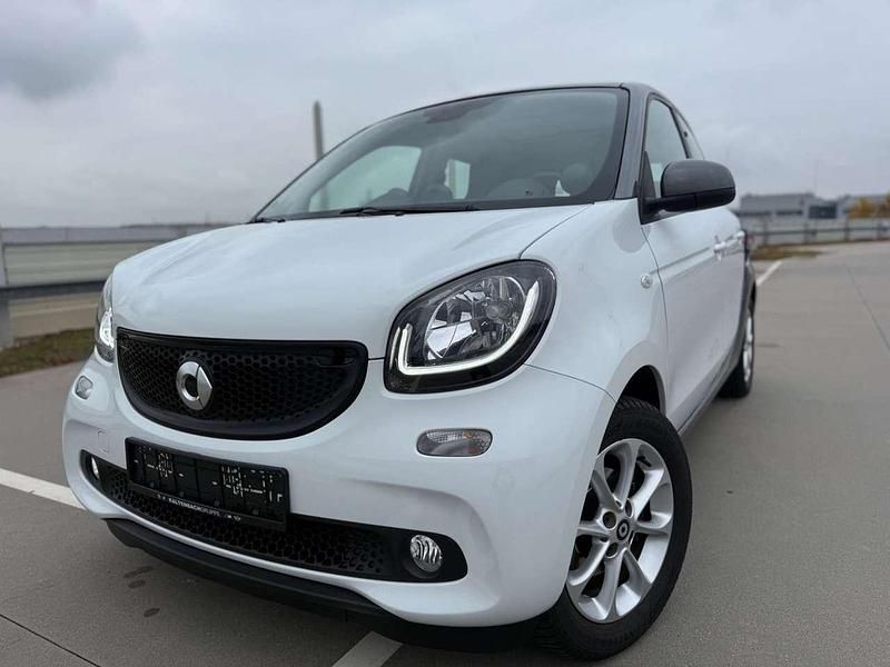 Weiß/grau Gebraucht 2019 Smart ForFour Kleinwagen | 14.400 € (Fairer Preis) - Bild 1/4