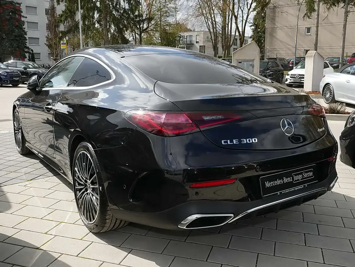 Gebraucht Mercedes CLE300 AMG 258 PS (189 kW) 2024 Metalliclack obsidianschwarz Coupé