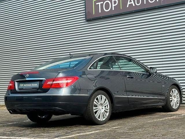 Gebraucht Mercedes E250 204 PS (150 kW) 2011 Grau Coupé