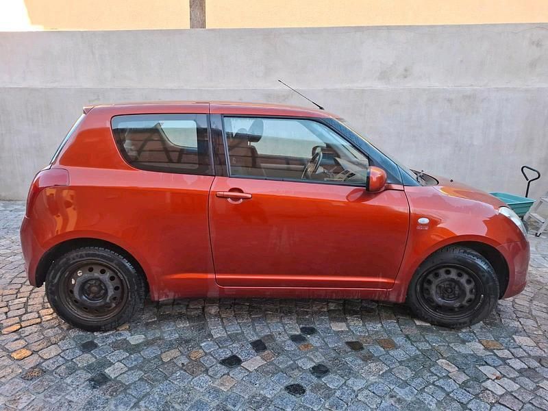 Gebraucht Suzuki Swift 92 PS (67 kW) 2006 Orange Kleinwagen