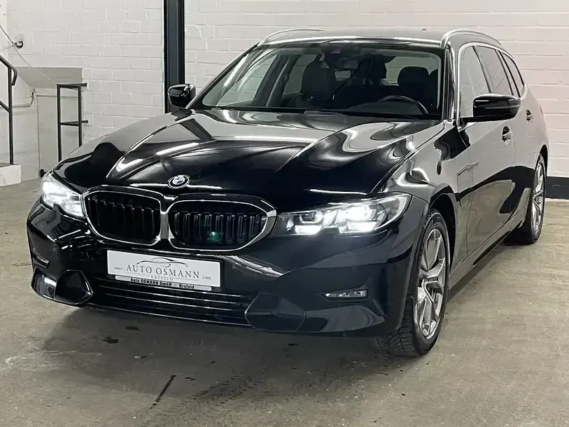 Gebraucht BMW 330e Sport Line 184 PS (135 kW) 2020 Schwarz ii Kombi
