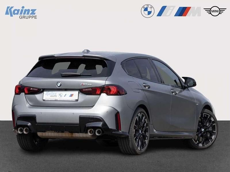 Gebraucht BMW M135 300 PS (220 kW) 2024 Bmw individual frozen pure gre Kleinwagen