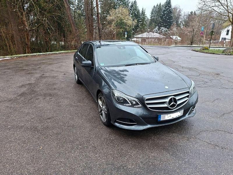 Gebraucht Mercedes E400 Avantgarde 333 PS (244 kW) 2014 Grau Limousine