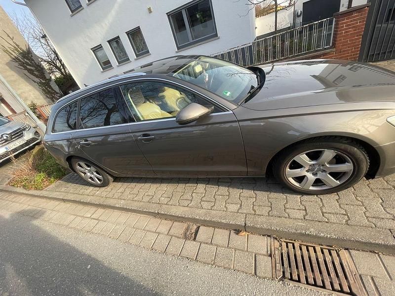Gebraucht Audi A6 Ambiente 204 PS (150 kW) 2013 Grau Kombi