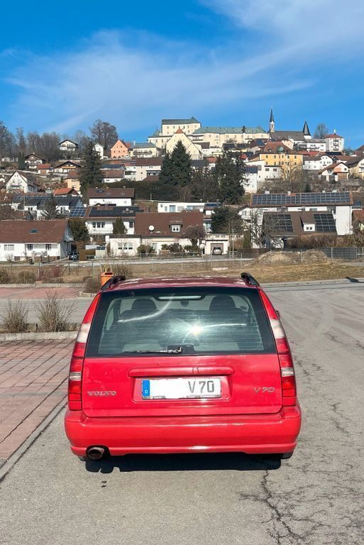 Gebraucht Volvo V70 140 PS (102 kW) 1999 Rot Kombi