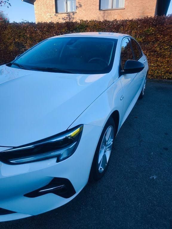 Weiß Gebraucht 2021 Opel Insignia Business Elegance Limousine | 15.500 € (Superpreis) - Bild 1/4