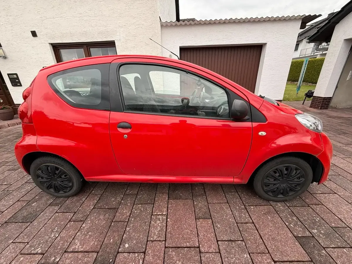 Gebraucht Peugeot 107 68 PS (50 kW) 2008 Rot Kleinwagen